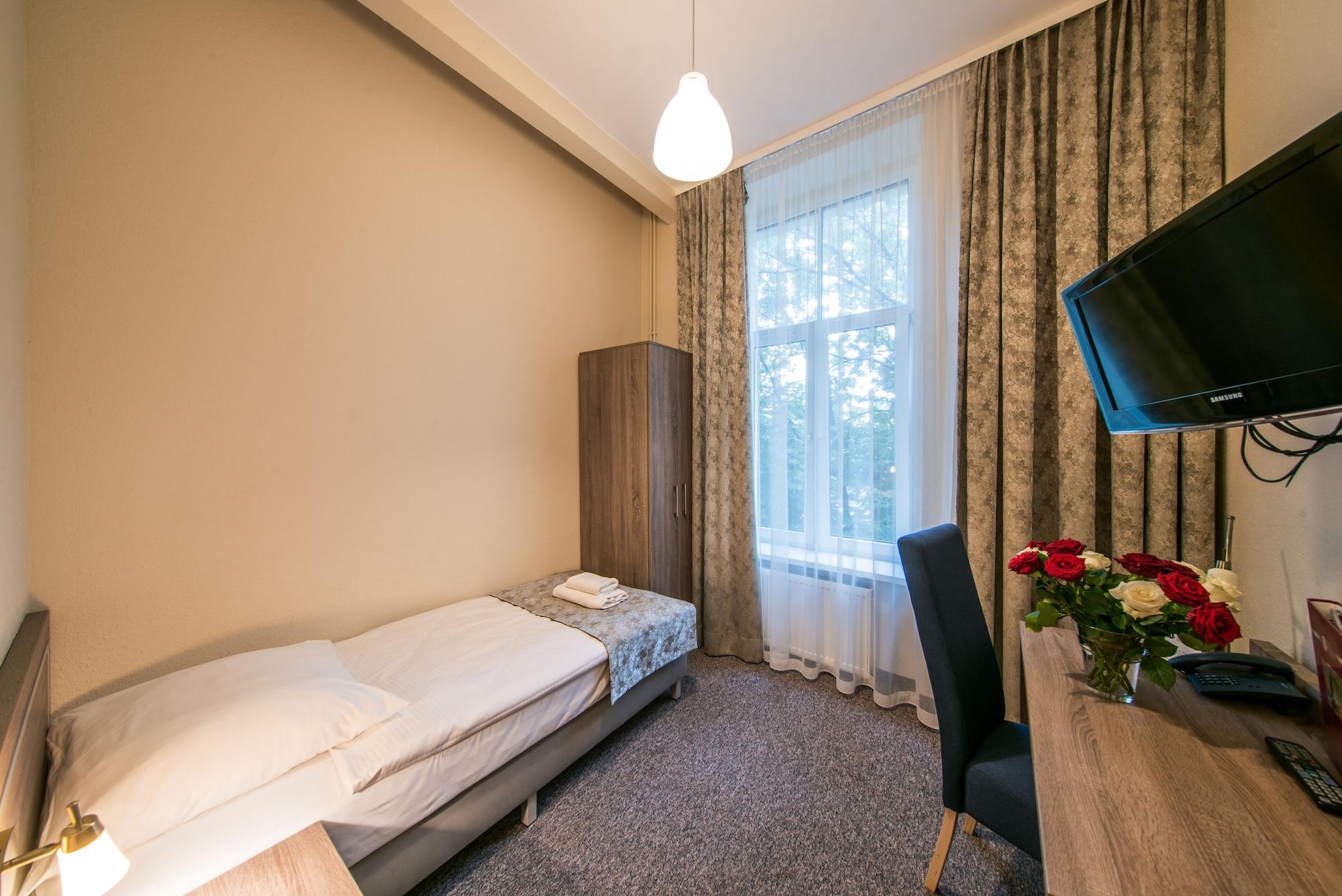 Hotel Lothus Вроцлав Екстериор снимка