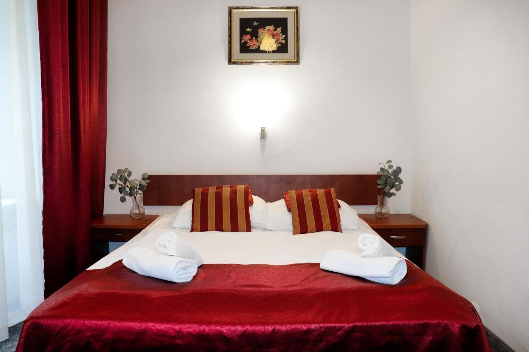 Hotel Lothus Вроцлав Екстериор снимка