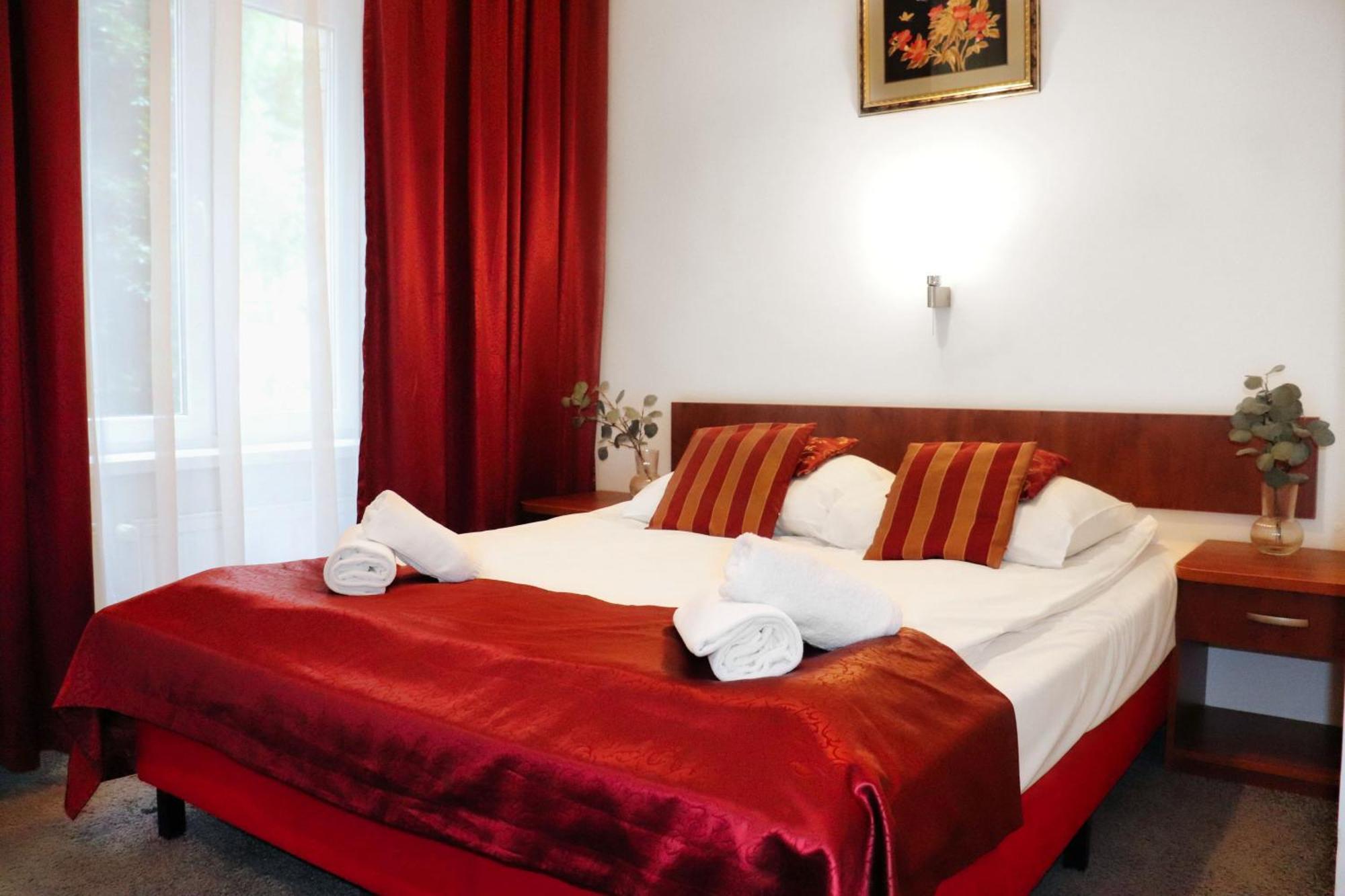 Hotel Lothus Вроцлав Екстериор снимка