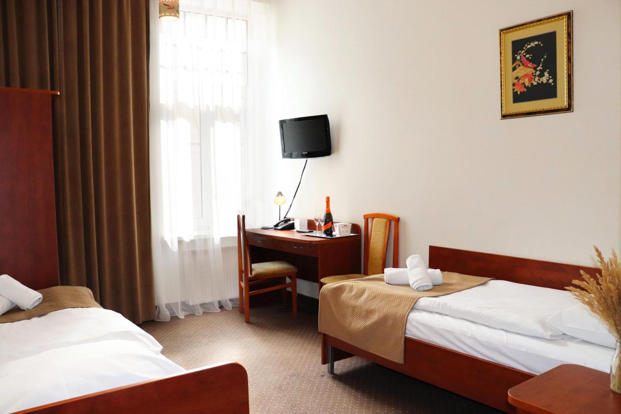Hotel Lothus Вроцлав Екстериор снимка