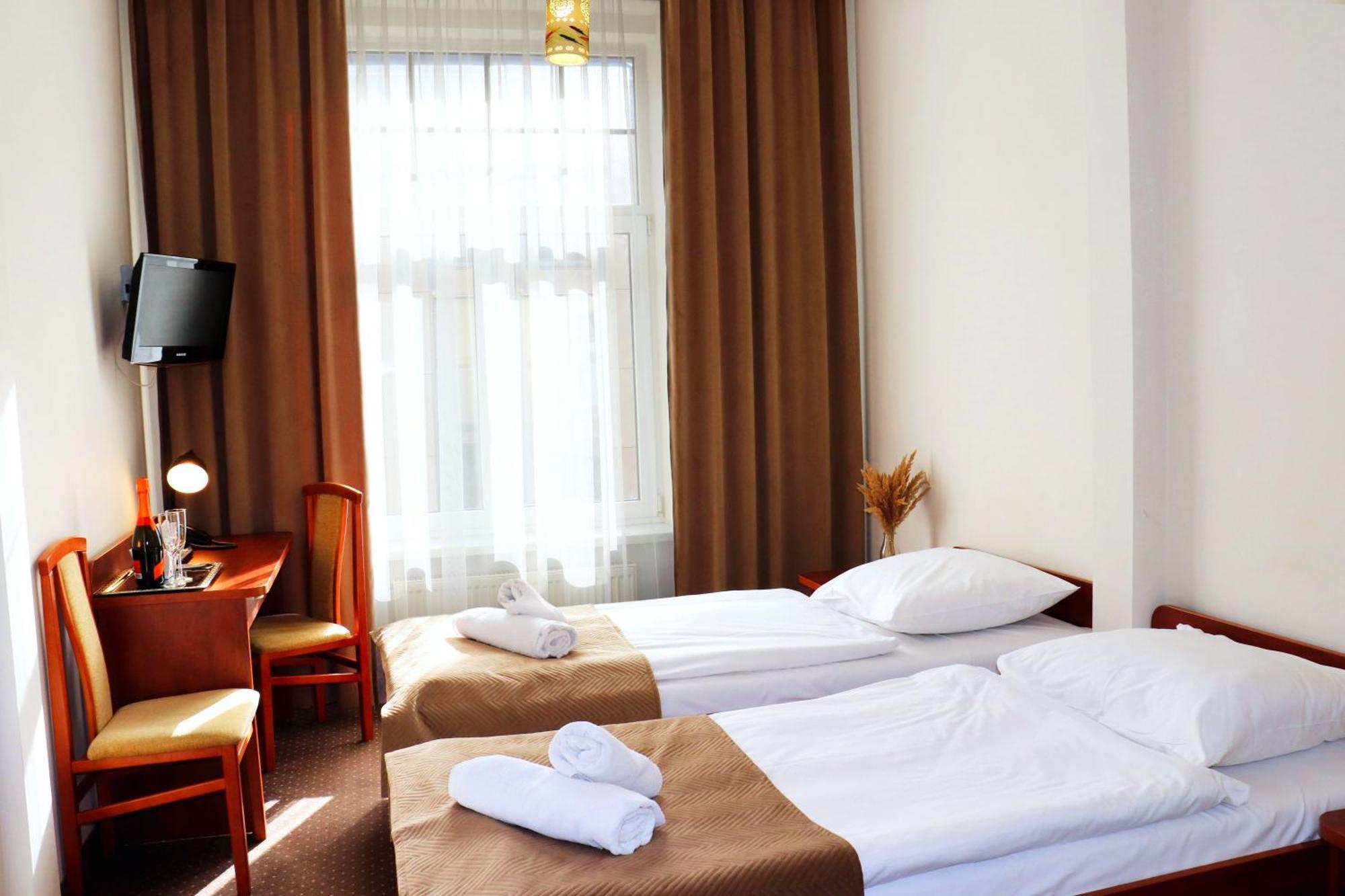 Hotel Lothus Вроцлав Екстериор снимка