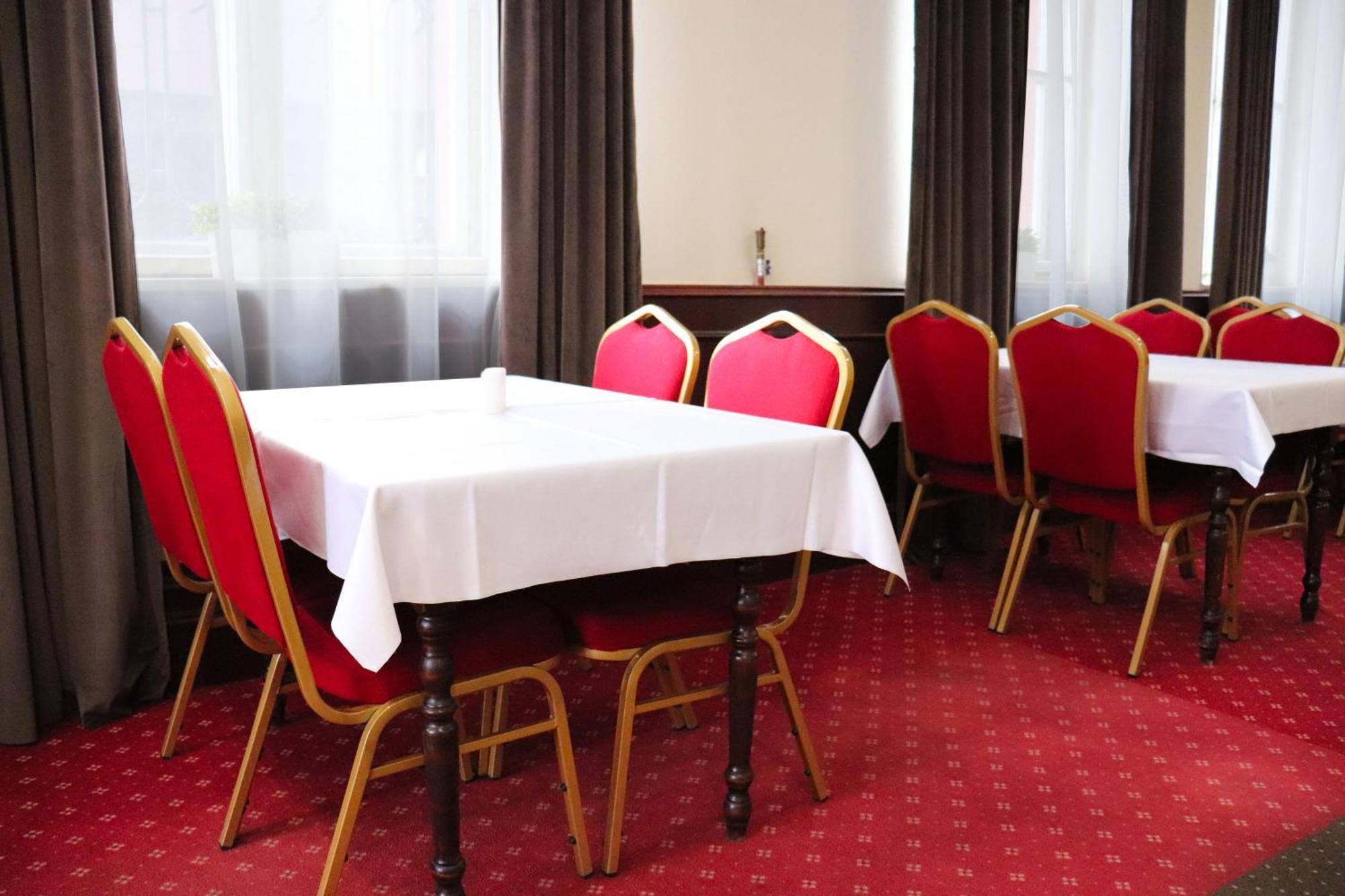Hotel Lothus Вроцлав Екстериор снимка
