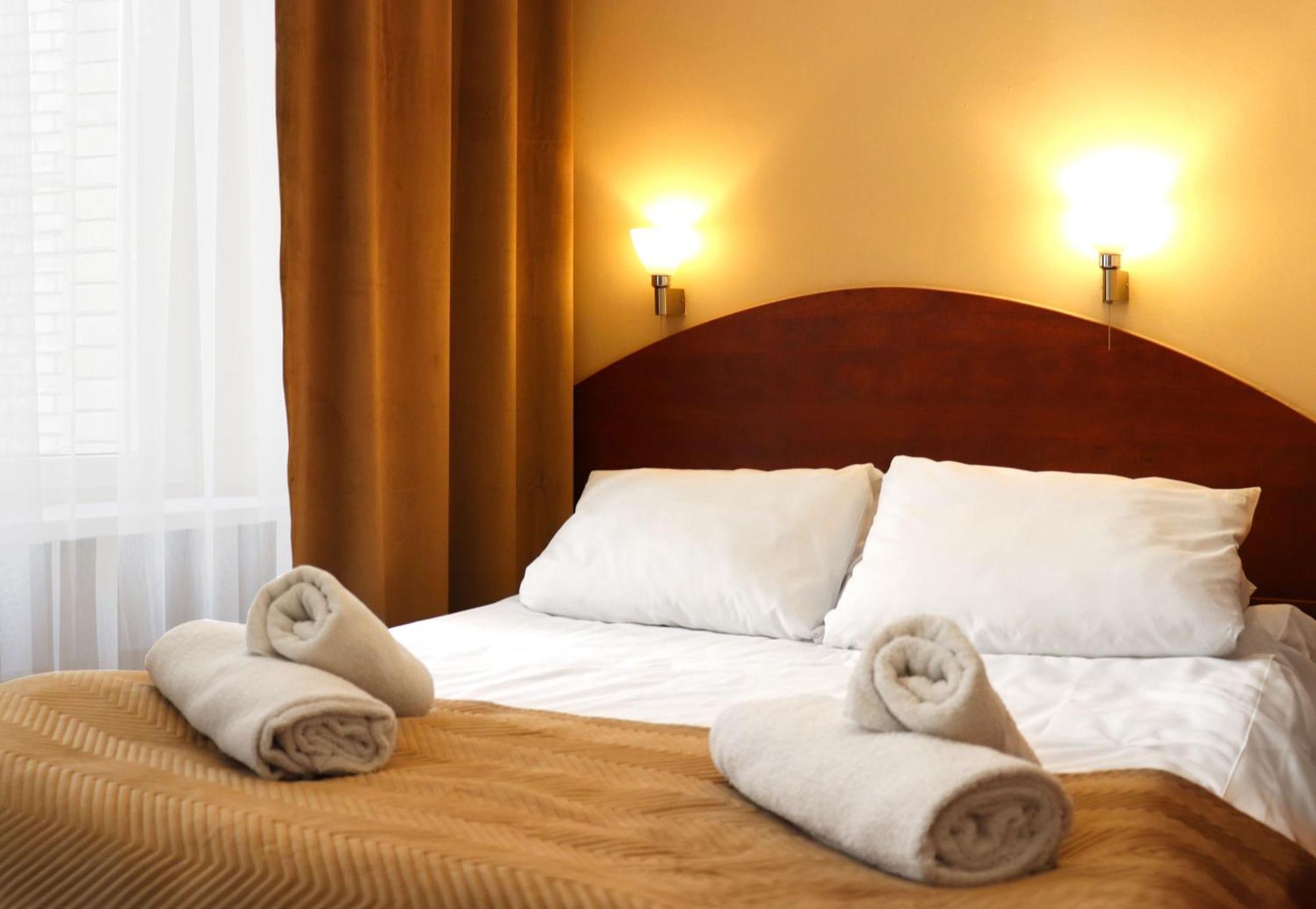 Hotel Lothus Вроцлав Екстериор снимка