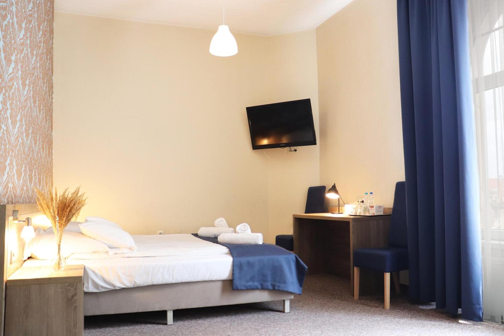 Hotel Lothus Вроцлав Екстериор снимка